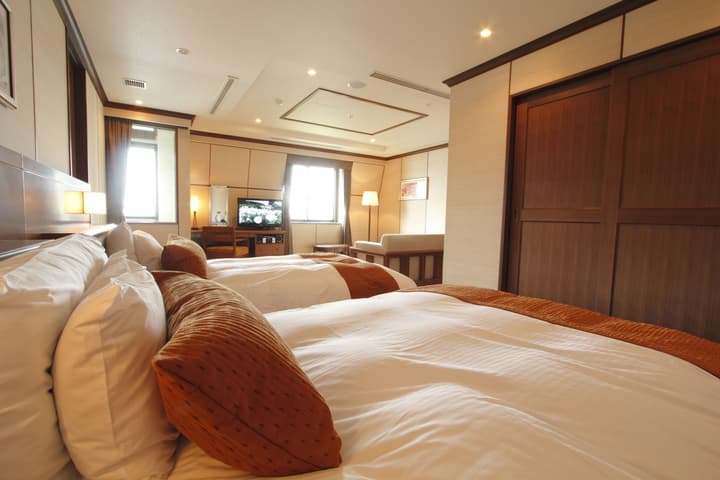 Hotel de Yama, Hakone Lake Side