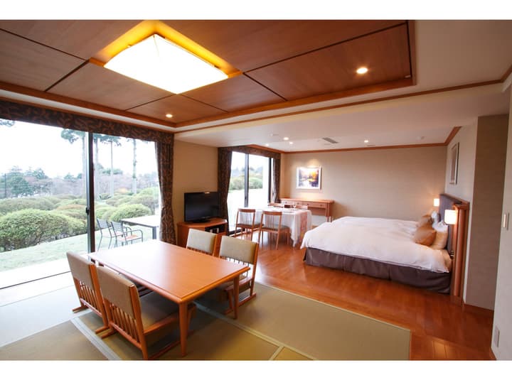 Hotel de Yama, Hakone Lake Side
