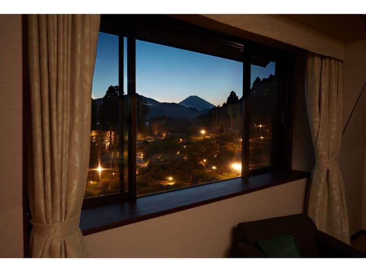 Hotel de Yama, Hakone Lake Side