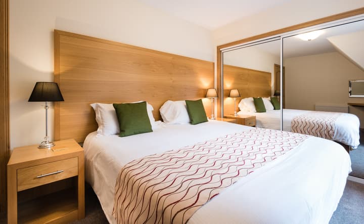 Claymore Guest House and Apartments
