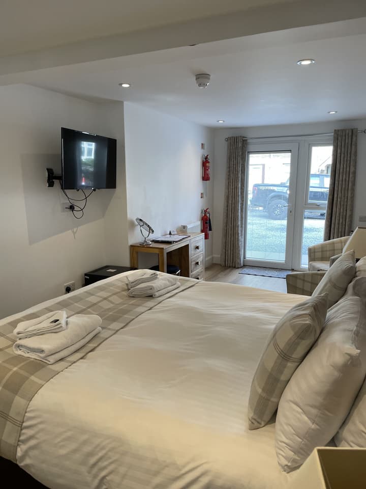 Claymore Guest House and Apartments