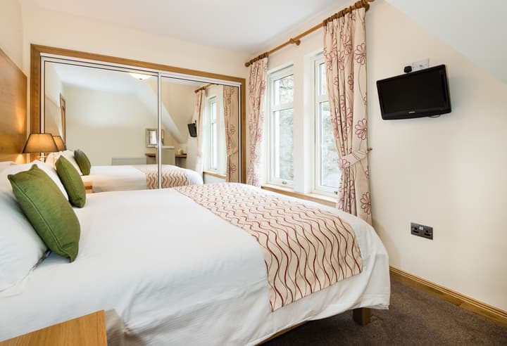 Claymore Guest House and Apartments