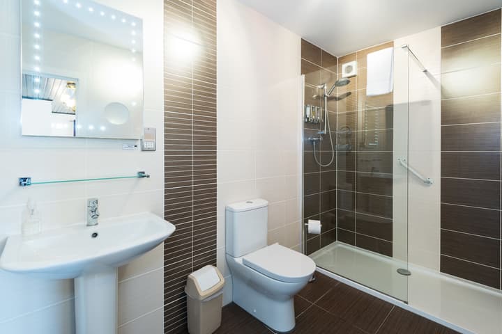 Claymore Guest House and Apartments
