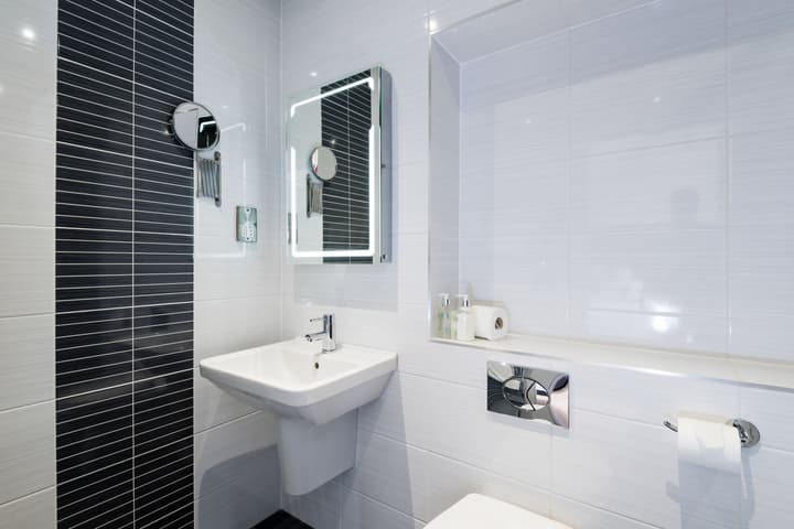 Claymore Guest House and Apartments