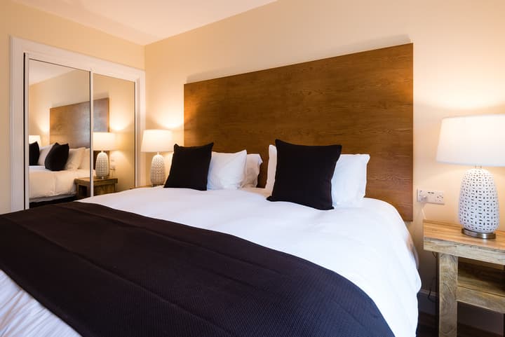 Claymore Guest House and Apartments