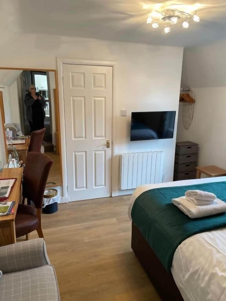 Claymore Guest House and Apartments