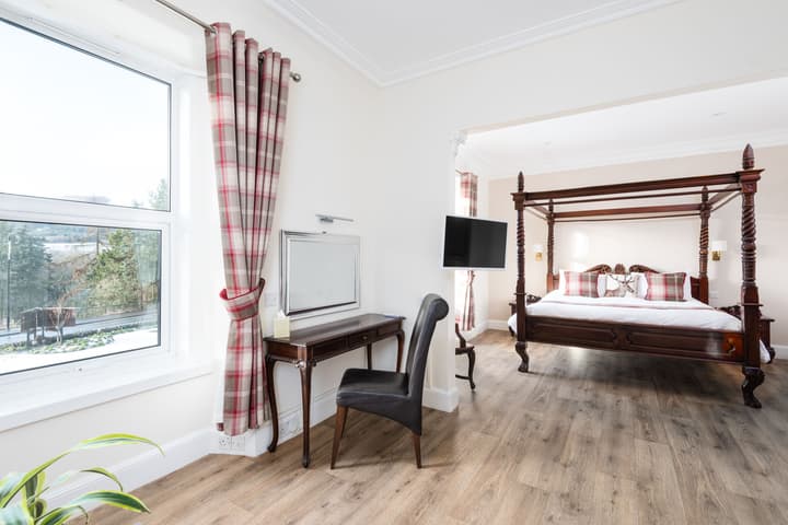 Claymore Guest House and Apartments