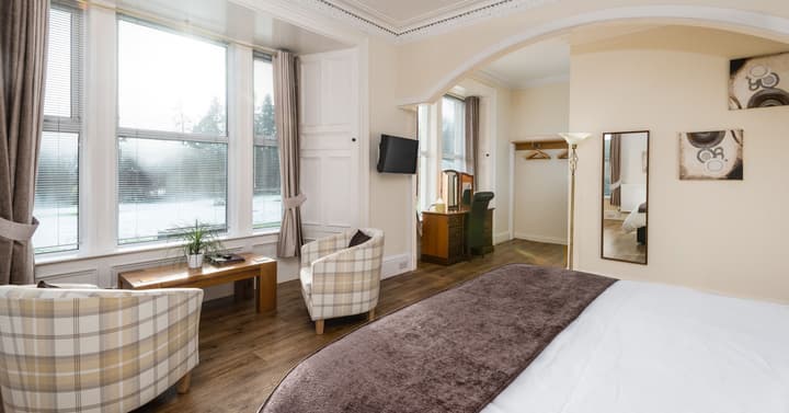 Claymore Guest House and Apartments