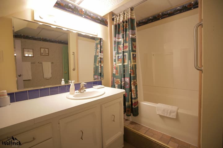 Jewel Lake Bed and Breakfast