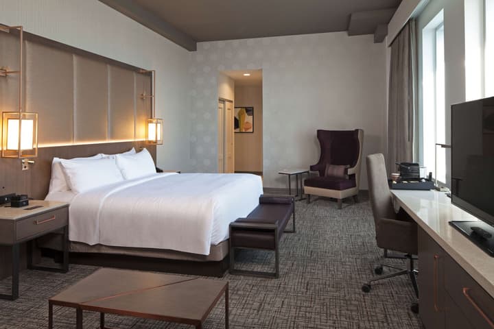 H Hotel Los Angeles, Curio Collection by Hilton
