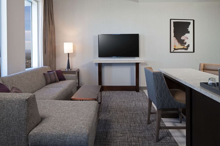 H Hotel Los Angeles, Curio Collection by Hilton