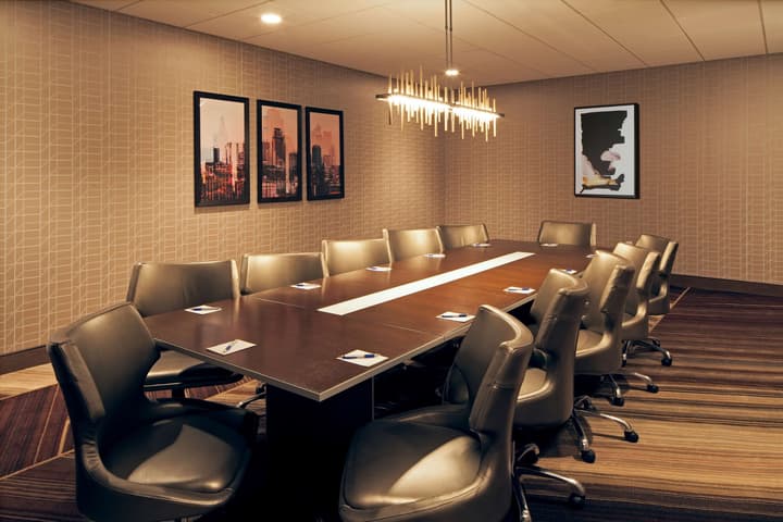 H Hotel Los Angeles, Curio Collection by Hilton