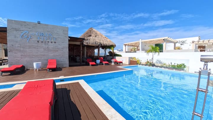 Hotel Grand Fifty Suites