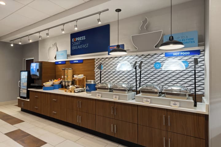 Holiday Inn Express & Suites Chalmette - New Orleans S by IHG