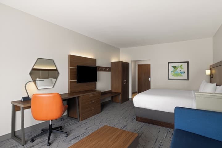 Holiday Inn Express & Suites Chalmette - New Orleans S by IHG