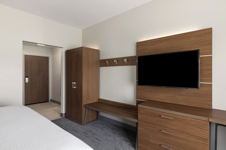 Holiday Inn Express & Suites Chalmette - New Orleans S by IHG