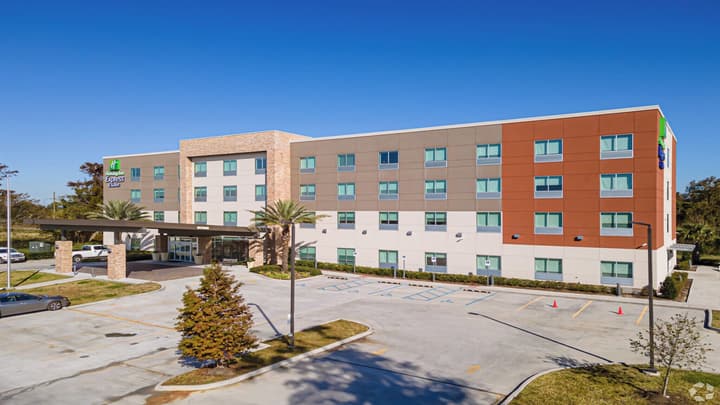 Holiday Inn Express & Suites Chalmette - New Orleans S by IHG
