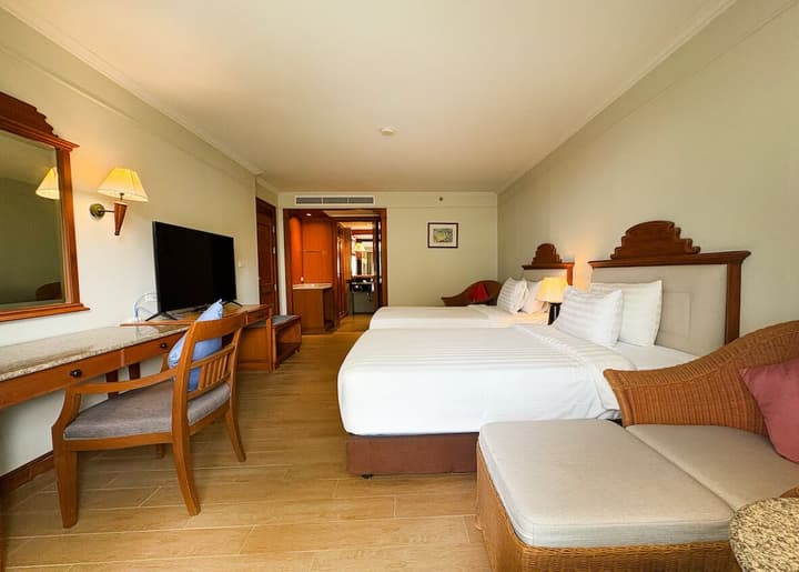 Amora Beach Resort Phuket