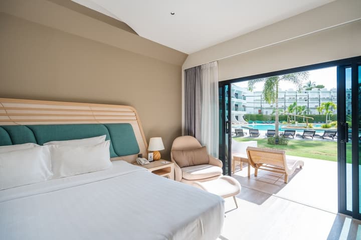Amora Beach Resort Phuket