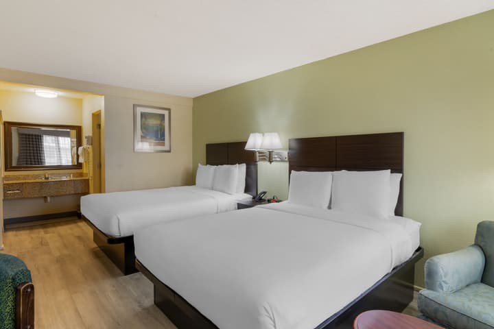 University Inn & Suites