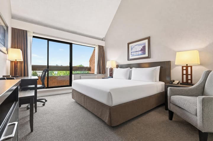 Embassy Inn