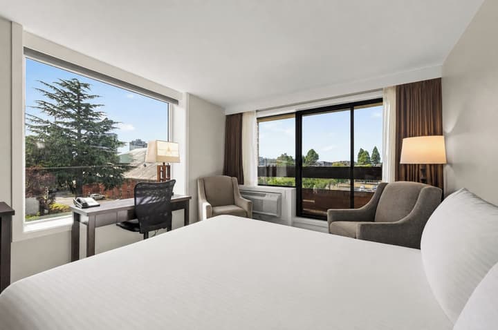 Embassy Inn