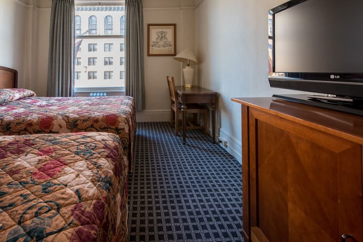 Aida Plaza Hotel