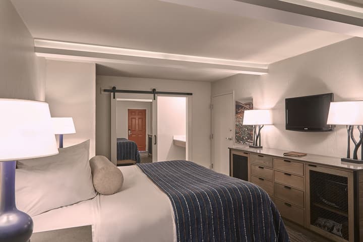 Fredericksburg Inn & Suites