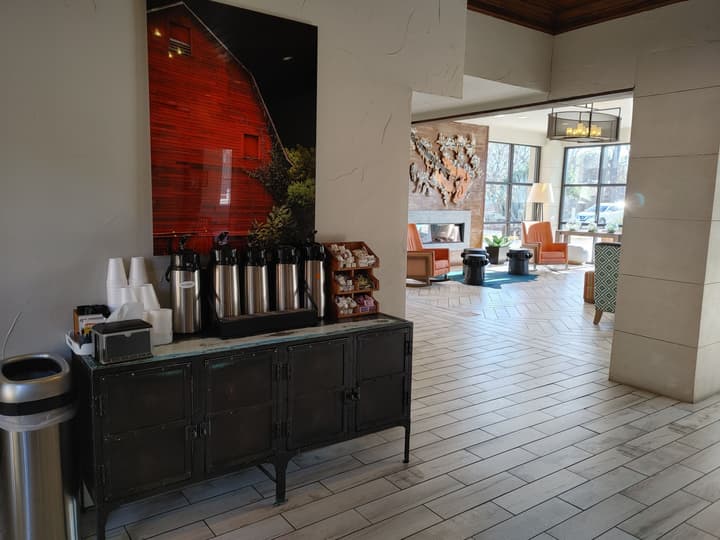 Fredericksburg Inn & Suites