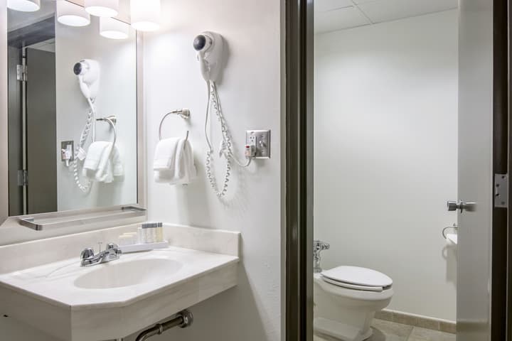 Oasis Hotel & Conv. Center, an Ascend Collection Hotel