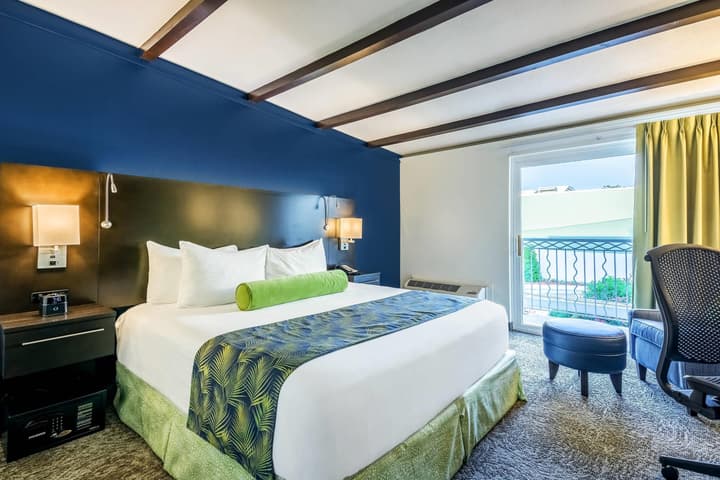 Oasis Hotel & Conv. Center, an Ascend Collection Hotel