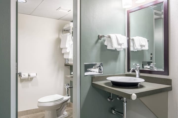 Oasis Hotel & Conv. Center, an Ascend Collection Hotel