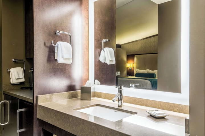 Oasis Hotel & Conv. Center, an Ascend Collection Hotel