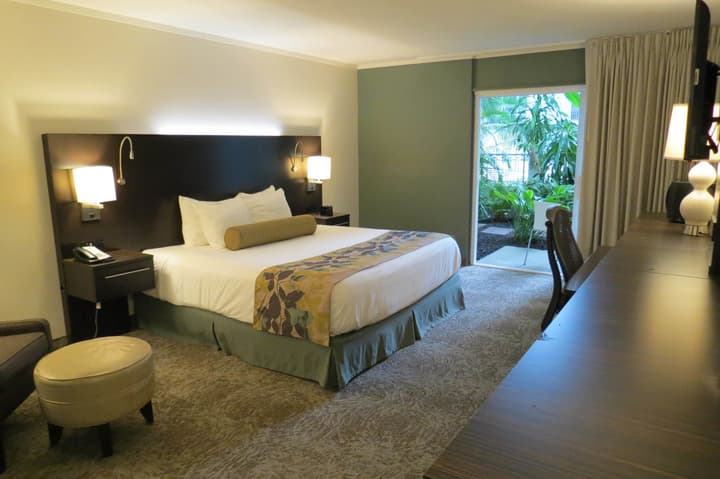 Oasis Hotel & Conv. Center, an Ascend Collection Hotel