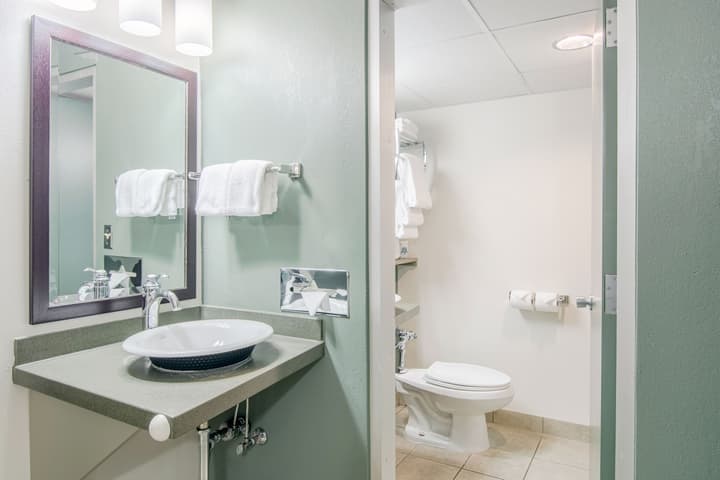 Oasis Hotel & Conv. Center, an Ascend Collection Hotel