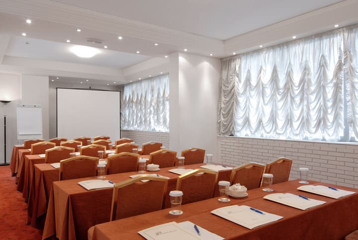 Athens Atrium Hotel and Suites