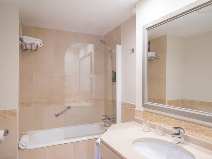 Ona Marinas de Nerja Spa Resort