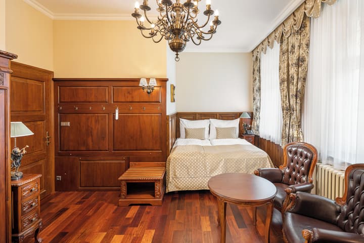 Iron Gate Hotel & Suites Prague by BHG