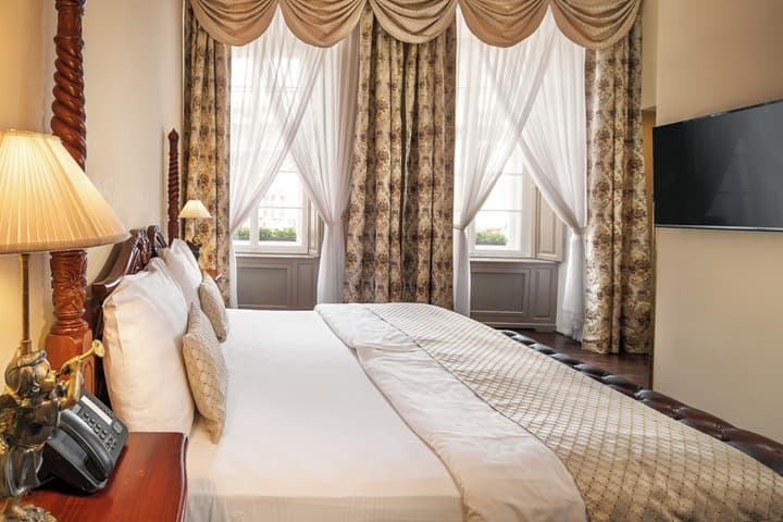 Iron Gate Hotel & Suites Prague by BHG