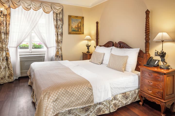 Iron Gate Hotel & Suites Prague by BHG