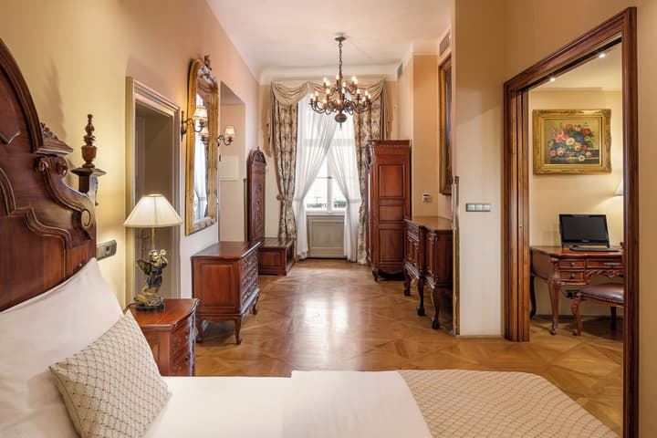 Iron Gate Hotel & Suites Prague by BHG
