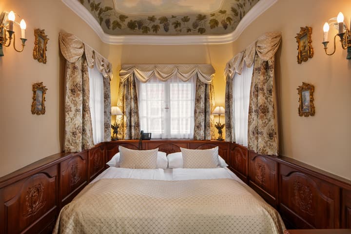 Iron Gate Hotel & Suites Prague by BHG