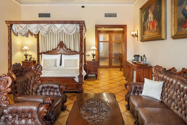 Iron Gate Hotel & Suites Prague by BHG
