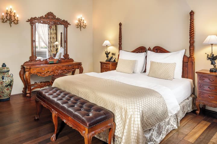 Iron Gate Hotel & Suites Prague by BHG