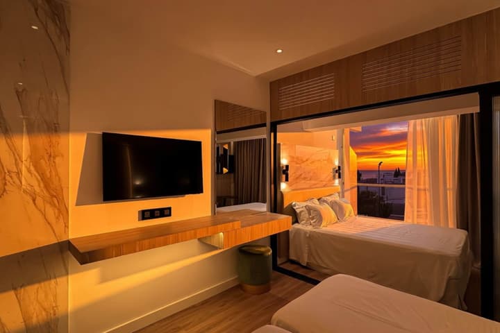 Cavo Maris Beach Hotel