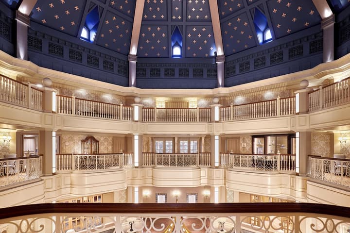 Disneyland® Hotel
