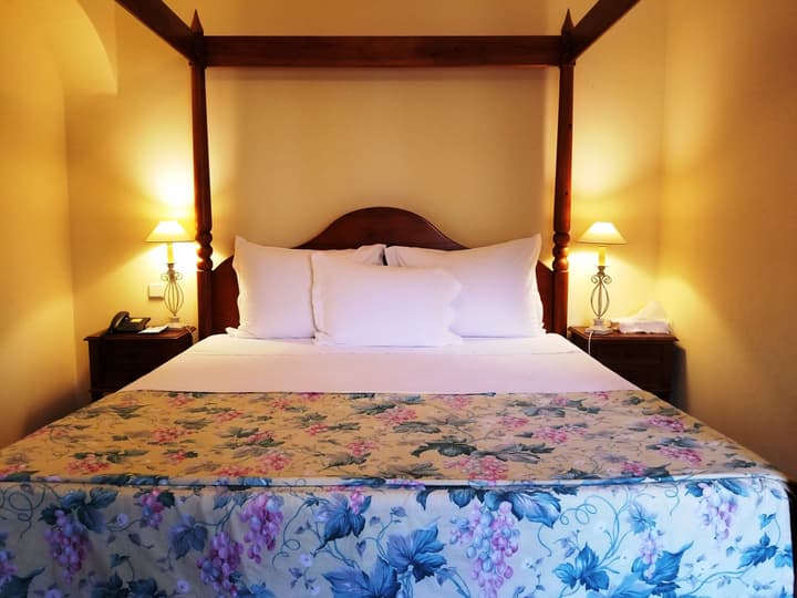 Lawrence's Hotel