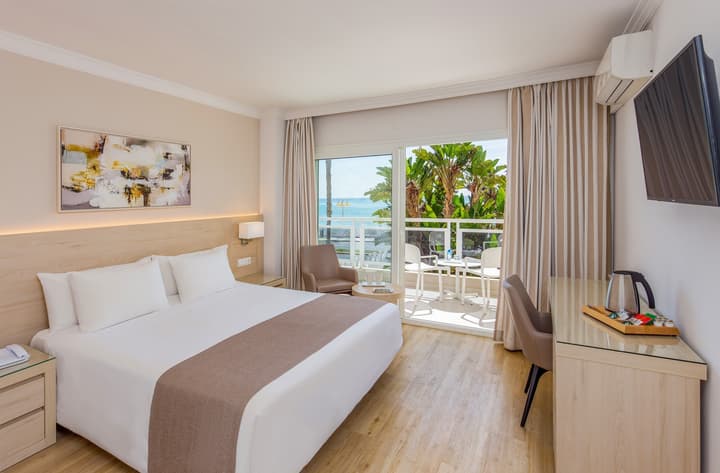 Hotel Las Arenas, Affiliated by Meliá