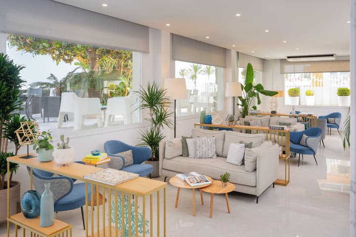 Hotel Las Arenas, Affiliated by Meliá