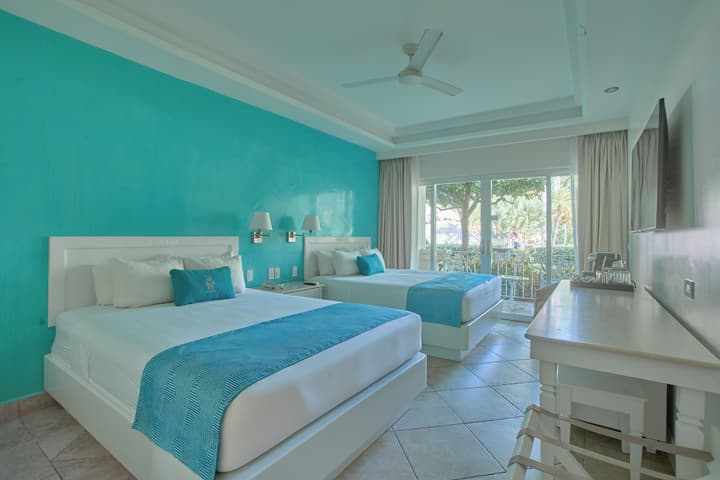 Hotel Tamarindo Diria Beach Resort